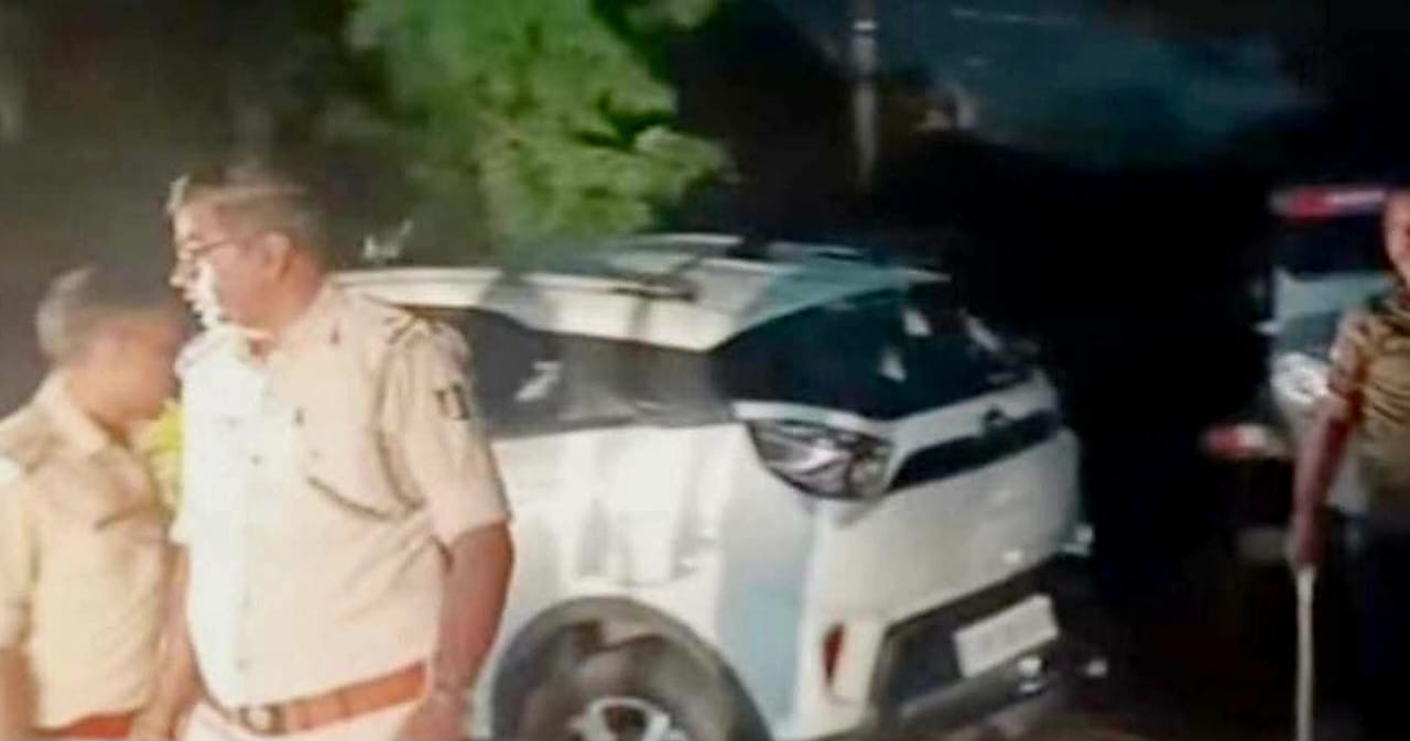 Jamshedpur: जमशेदपुर में दबोचे गए चुराई कार के साथ भाग रहे दो आरोपी, रास्ते में कई को मारी टक्कर