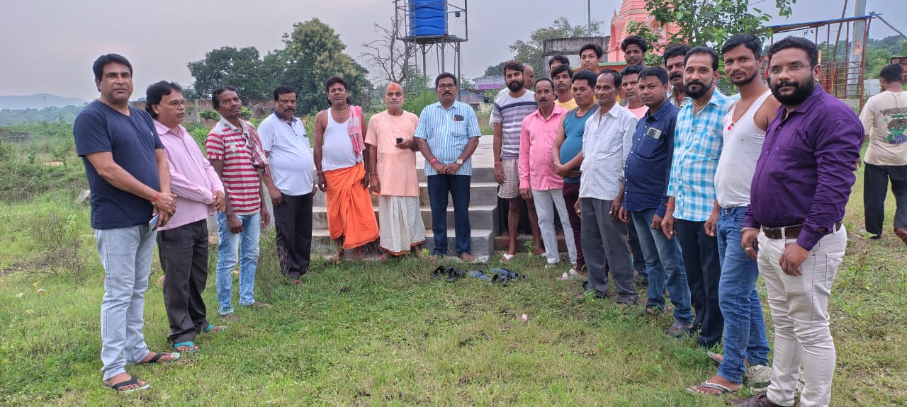 Jadugora: वीर ग्राम में दुर्गोत्सव की तैयारियां शुरू, सुनील सिंह होंगे मुख्य अतिथि