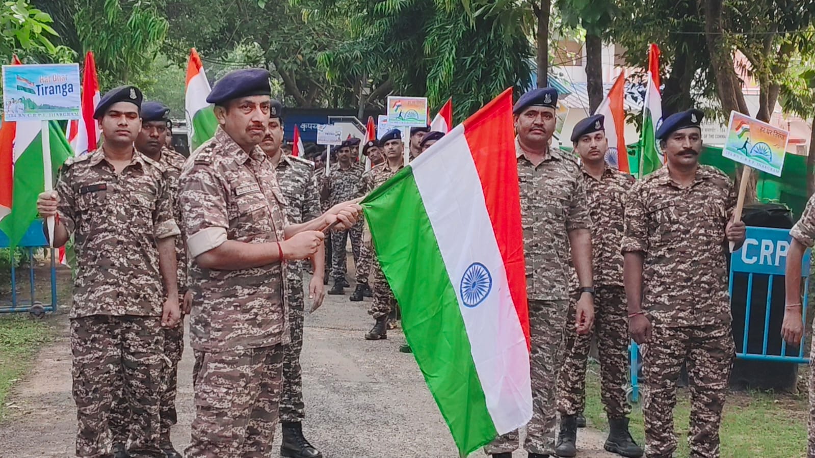 Jhargram: झाड़ग्राम में 184 बटालियन की देशभक्ति लहर — पैदल और बाइक रैली से फैला जोश