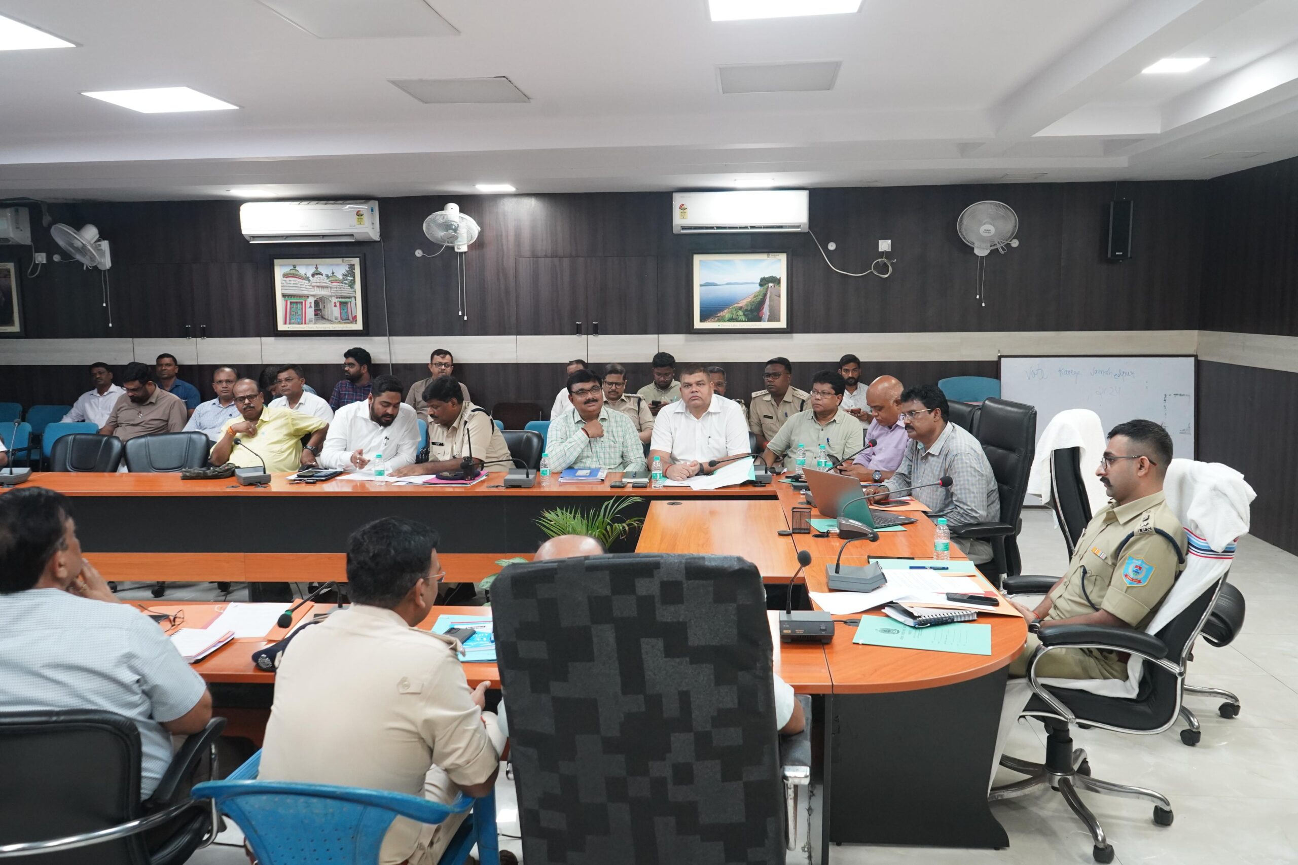 Jamshedpur: जिले में खनन टास्क फोर्स की कार्रवाई, दो सप्ताह में 317.6 टन खनिज जब्त