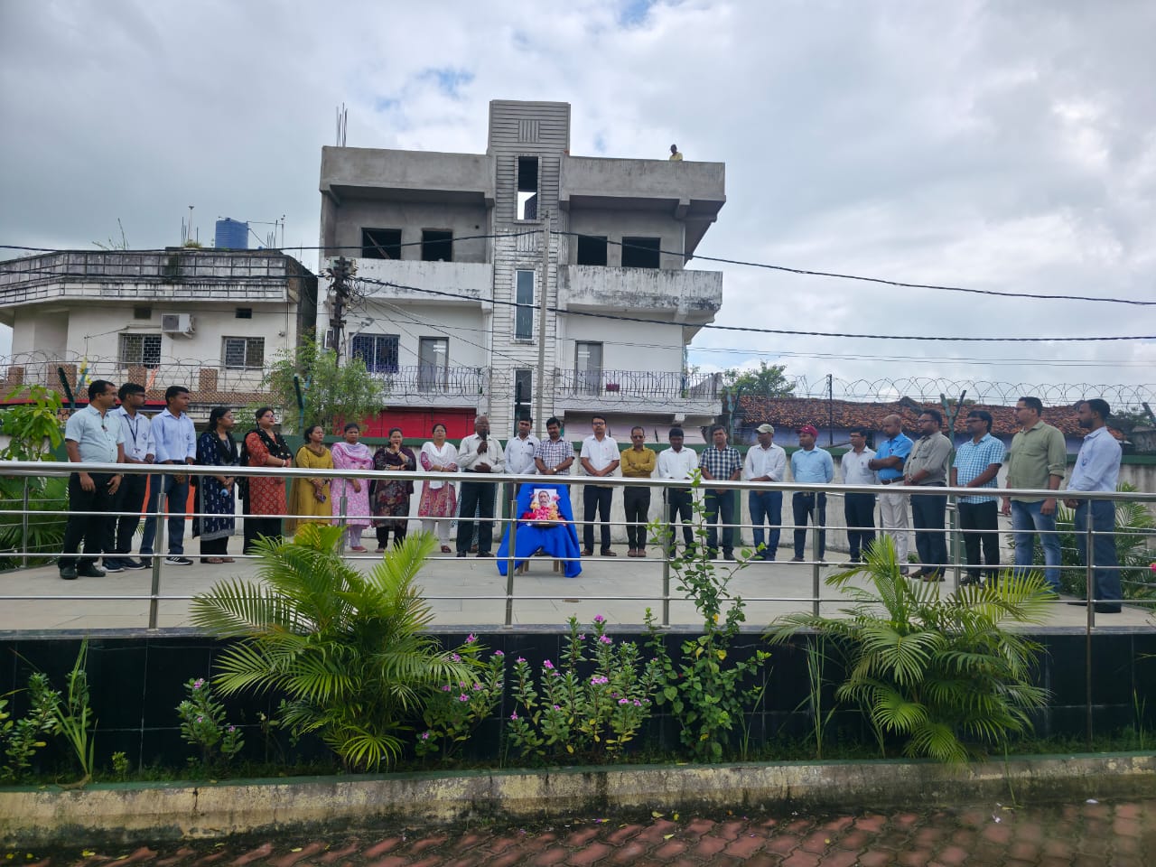 Saraikela: मुख्यमंत्री उत्कृष्ट विद्यालय में शिबू सोरेन को श्रद्धांजलि