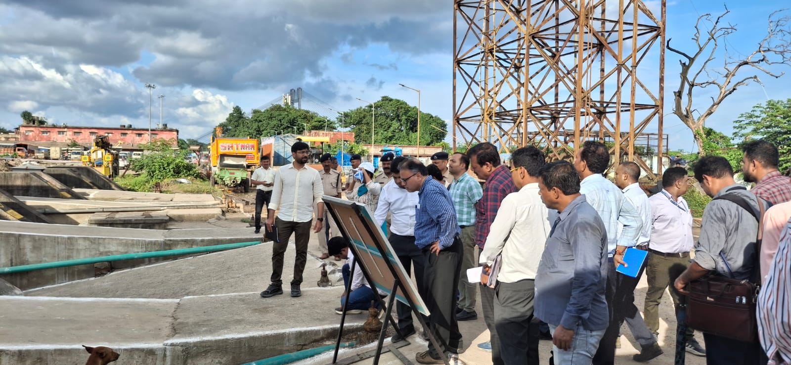 Kharagpur: खड़गपुर DRM ने शालीमार और संतरागाछी स्टेशनों का किया निरीक्षण