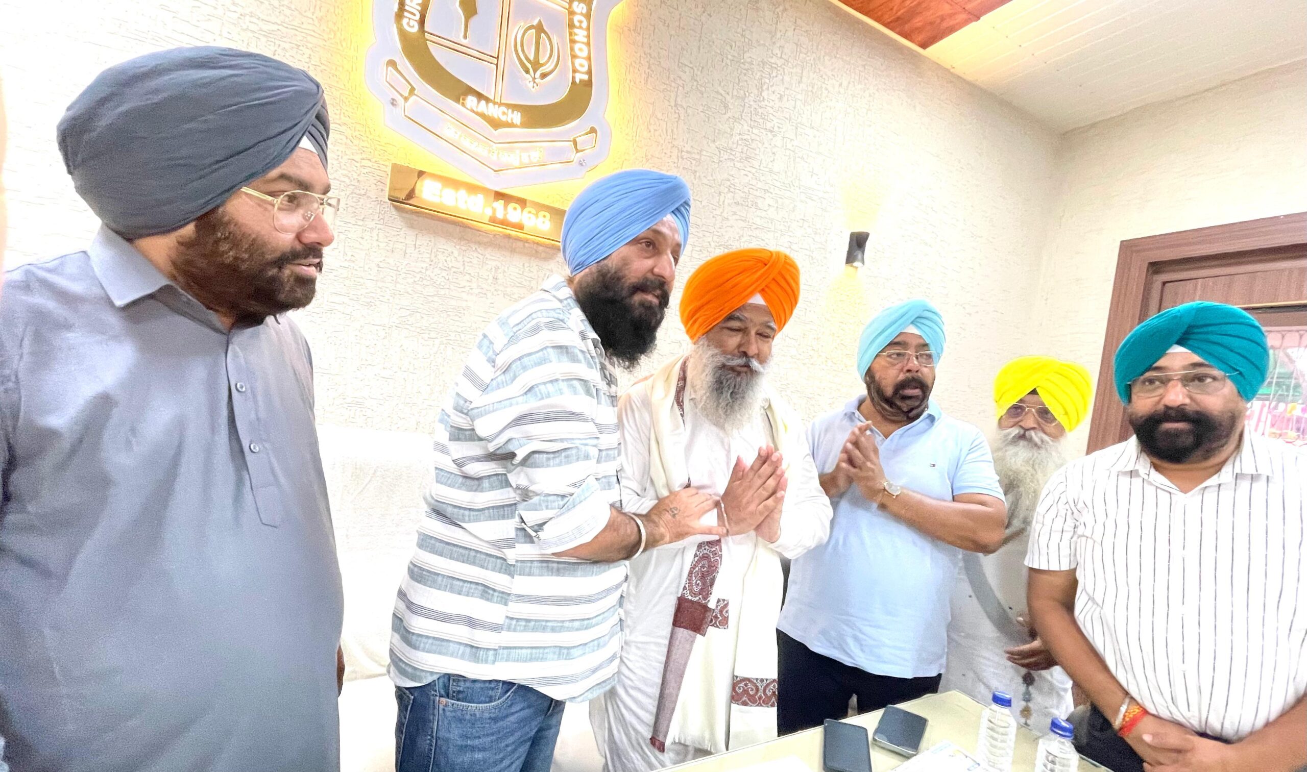 Jamshedpur: रांची के कीर्तन दरबार में साकची गुरुद्वारा प्रधान निशान सिंह का सम्मान