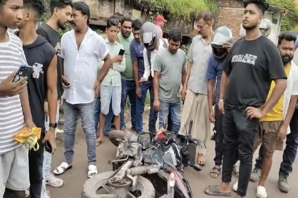 Arka Jain University के IT कर्मचारी की सड़क हादसे में मौत