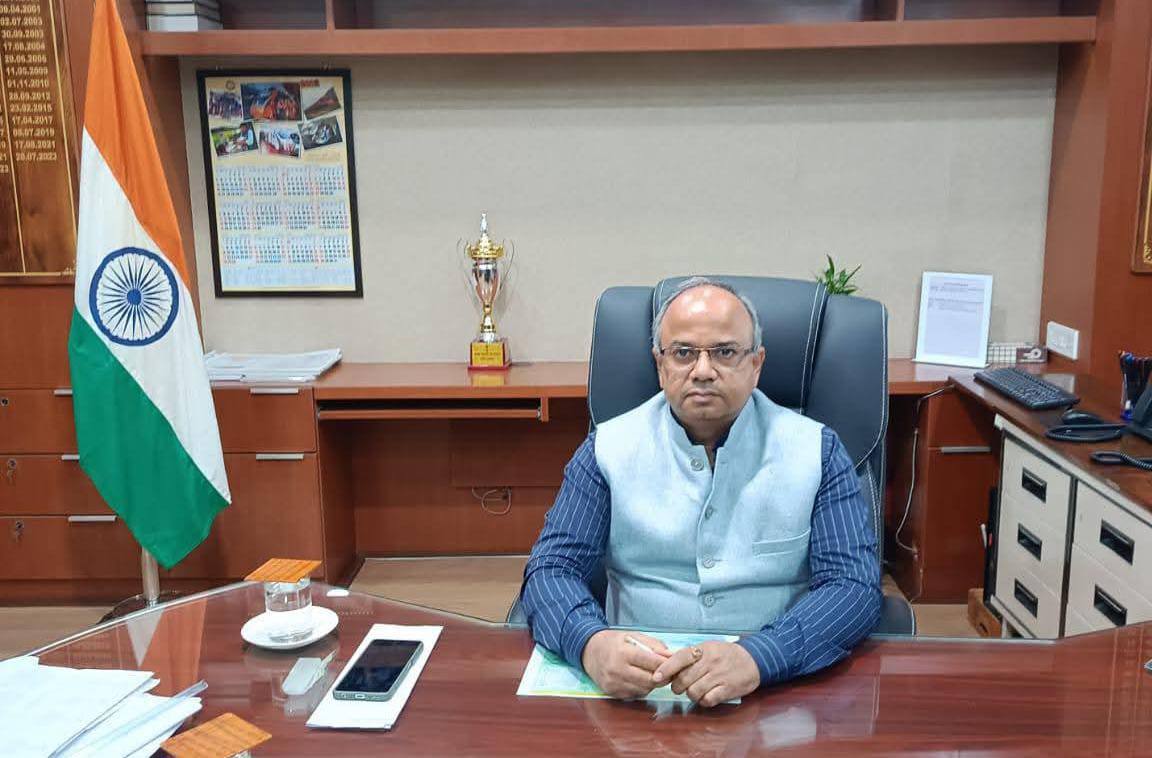 Saraikela: आद्रा मंडल को मिला नया रेल प्रबंधक, मुकेश गुप्ता ने संभाला चार्ज