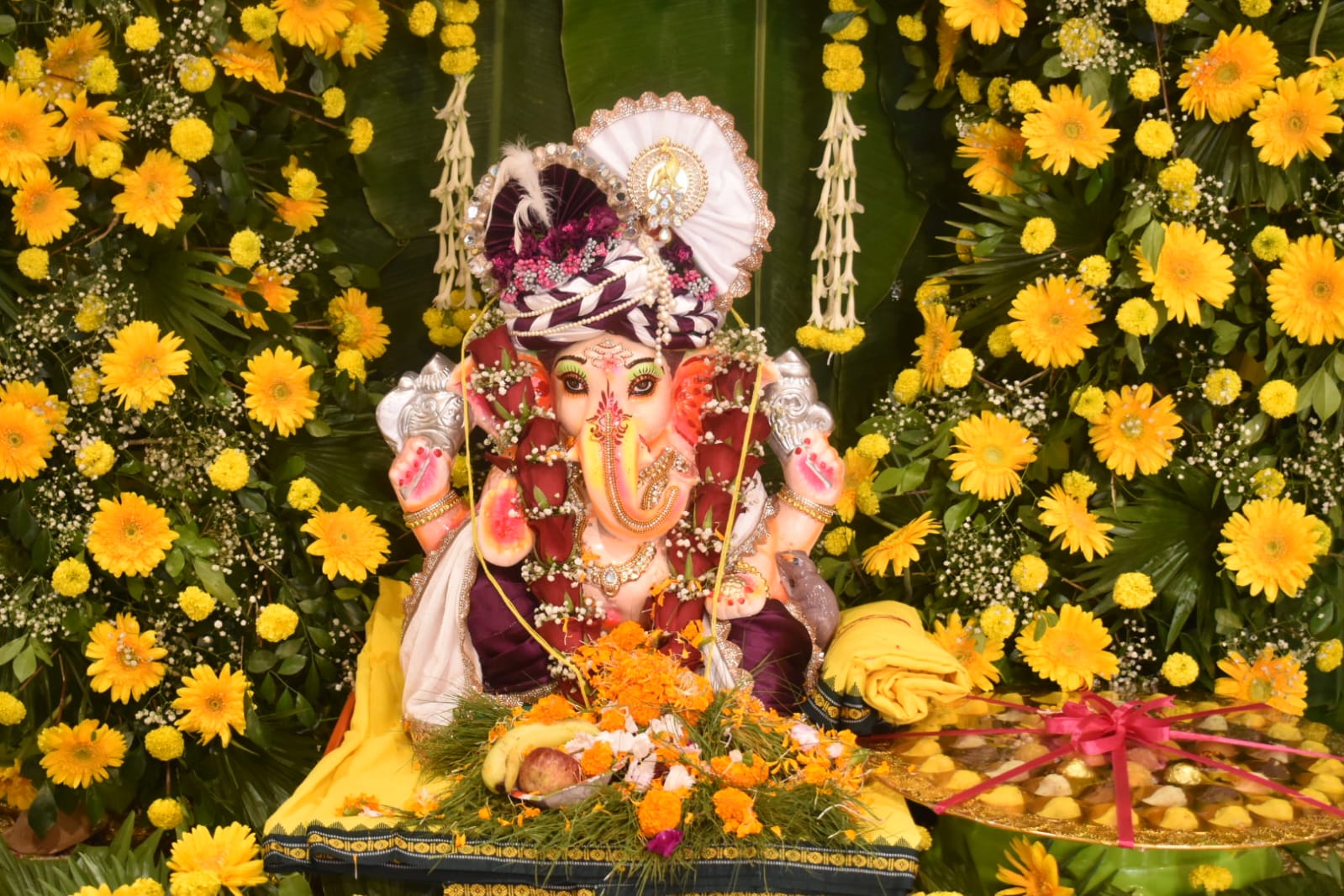 Jamshedpur: महालक्ष्मी मंदिर में गूंजे गणपति बप्पा के जयकारे, पहुंचे हजारों श्रद्धालु