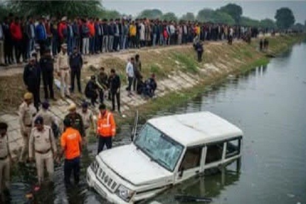road accident:गोंडा में नहर में गिरी बोलेरो, 11 लोगों की मौत, एक ही परिवार के 9 सदस्य शामिल