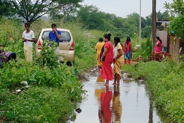 Ghatsila : दाहीगोड़ा पाल कॉलोनी में पानी निकासी से मिली राहत