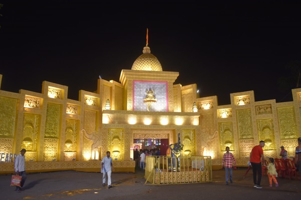 Jamshedpur : गोलमुरी दुर्गा पूजा पंडाल का भव्य उद्घाटन, 100 वर्ष पूर्ण होने पर जश्न का माहौल