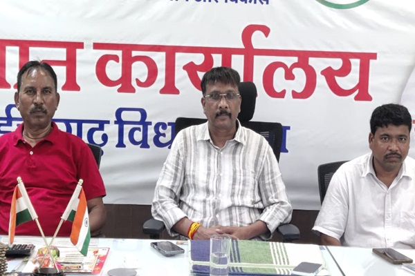 Seraikela : कुड़मी समाज के रेल टेका-डहर छेका आंदोलन को आजसू का पूर्ण समर्थन : हरे लाल महतो