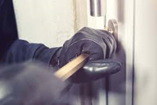 Jamshedpur : उलीडीह सुभाष कॉलोनी में बंद घर का ताला तोड़कर चोरी, जांच में जुटी पुलिस