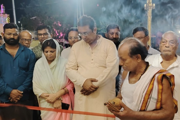 Seraikela : सरायकेला में भव्य दुर्गा पूजा महोत्सव का उद्घाटन