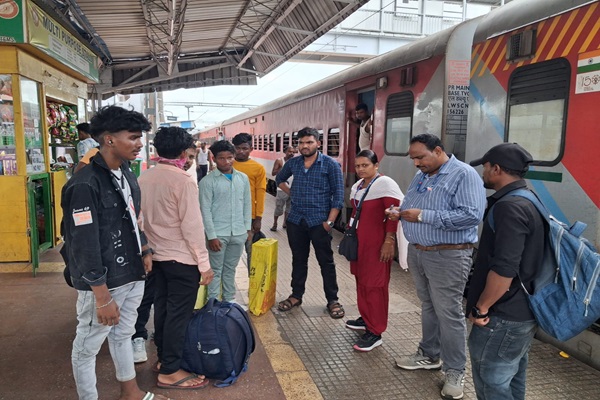 Khadagpur : बालेश्वर रेलवे स्टेशन पर विशेष टिकट जांच अभियान, 58 यात्री पकड़े गए