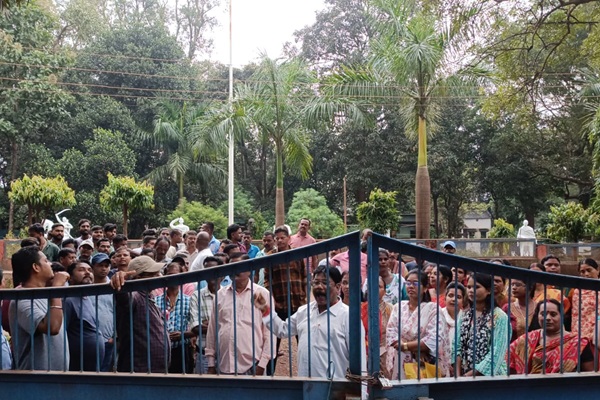 Gua : गुवा सेल में सफाई कर्मियों की हड़ताल पांचवें दिन भी जारी