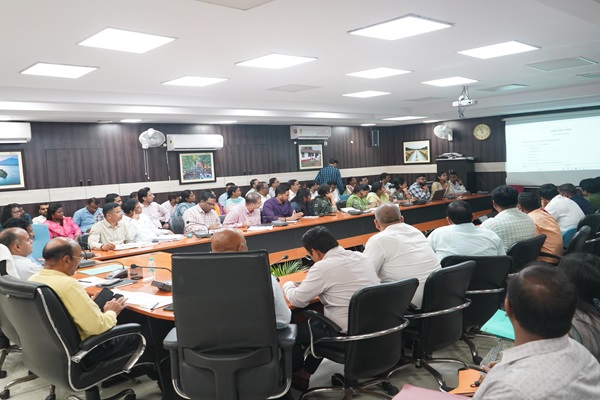 Jamshedpur : ‘सिकुई-दिकुई अभियान’ की शुरुआत, शिक्षा सुधार की नई पहल