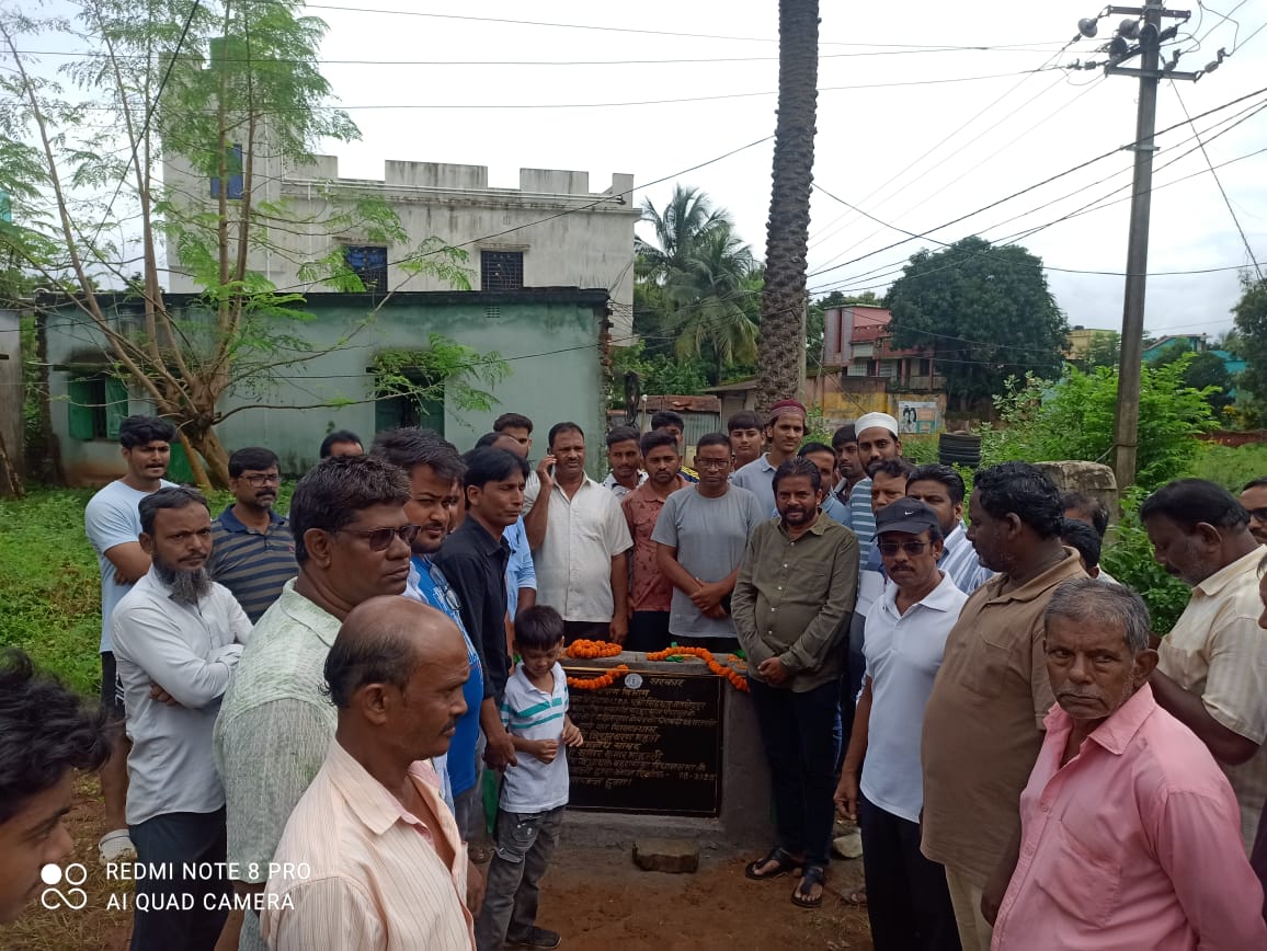 Bahragora: कब्रिस्तान की घेराबंदी और मरम्मत का काम शुरू, पूरी हुई वर्षों पुरानी मांग