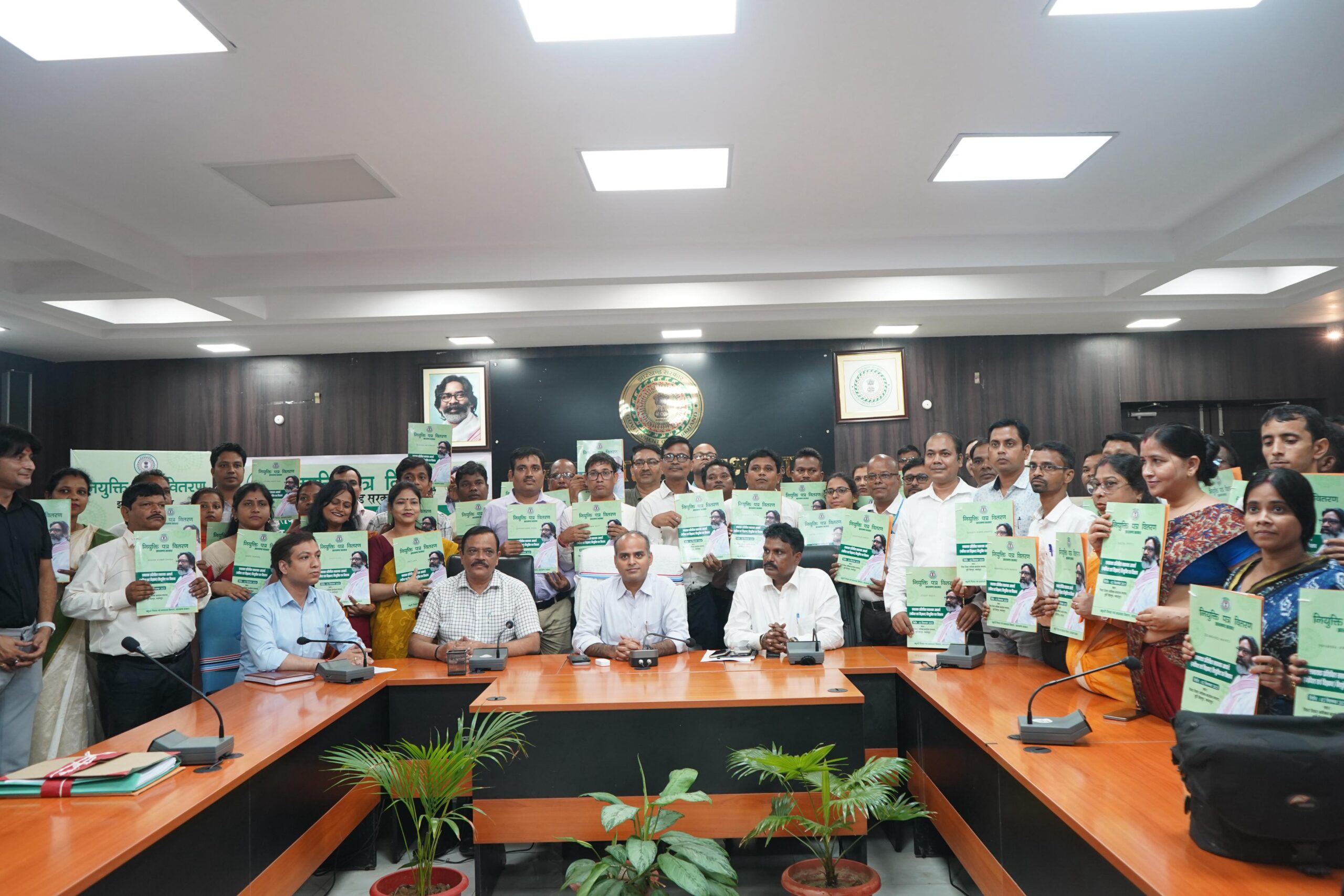 Jamshedpur: पूर्वी सिंहभूम में 50 नए सहायक आचार्य नियुक्त, DC-DDC ने दिए सफलता के मंत्र