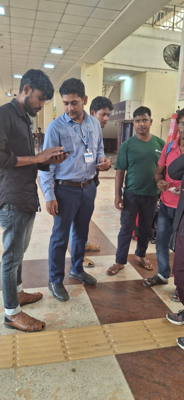 Kharagpur: बिना टिकट यात्रा पर रेलवे का बड़ा एक्शन, 48 हजार से ज्यादा वसूले