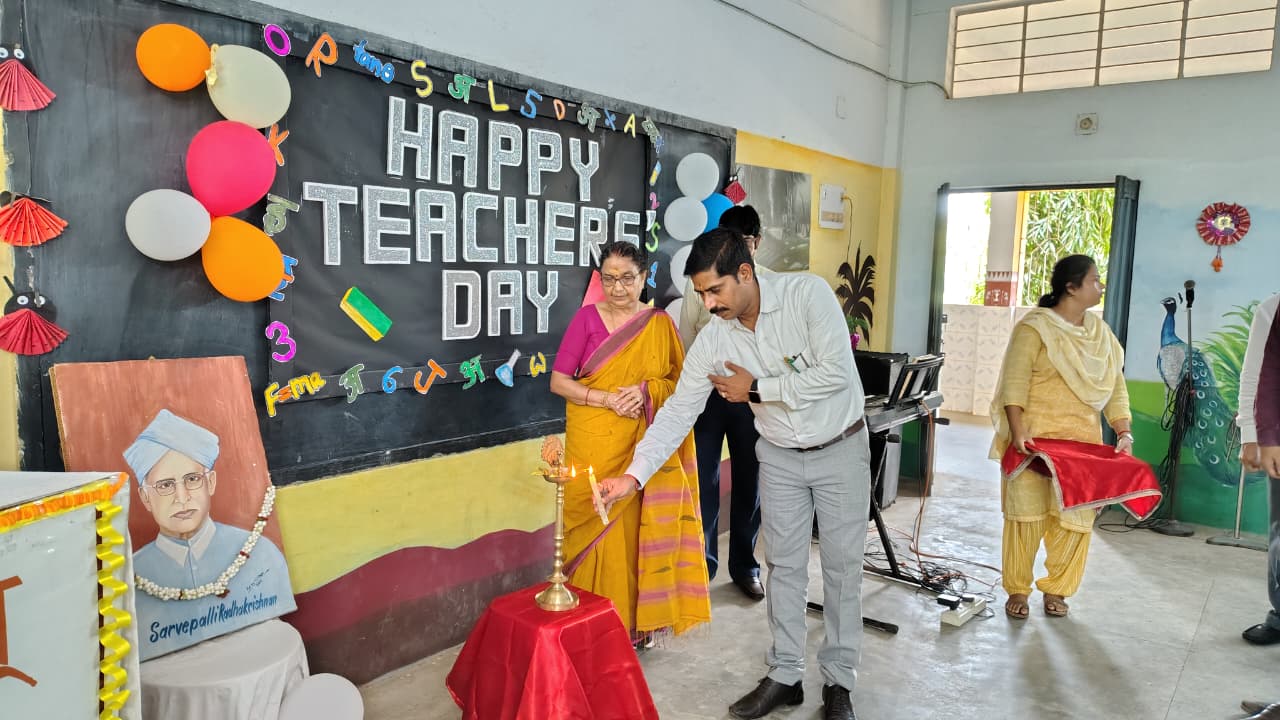 TPS DAV Public School में शिक्षक दिवस पर गीत, नृत्य और नाटक से गूंजा स्कूल परिसर
