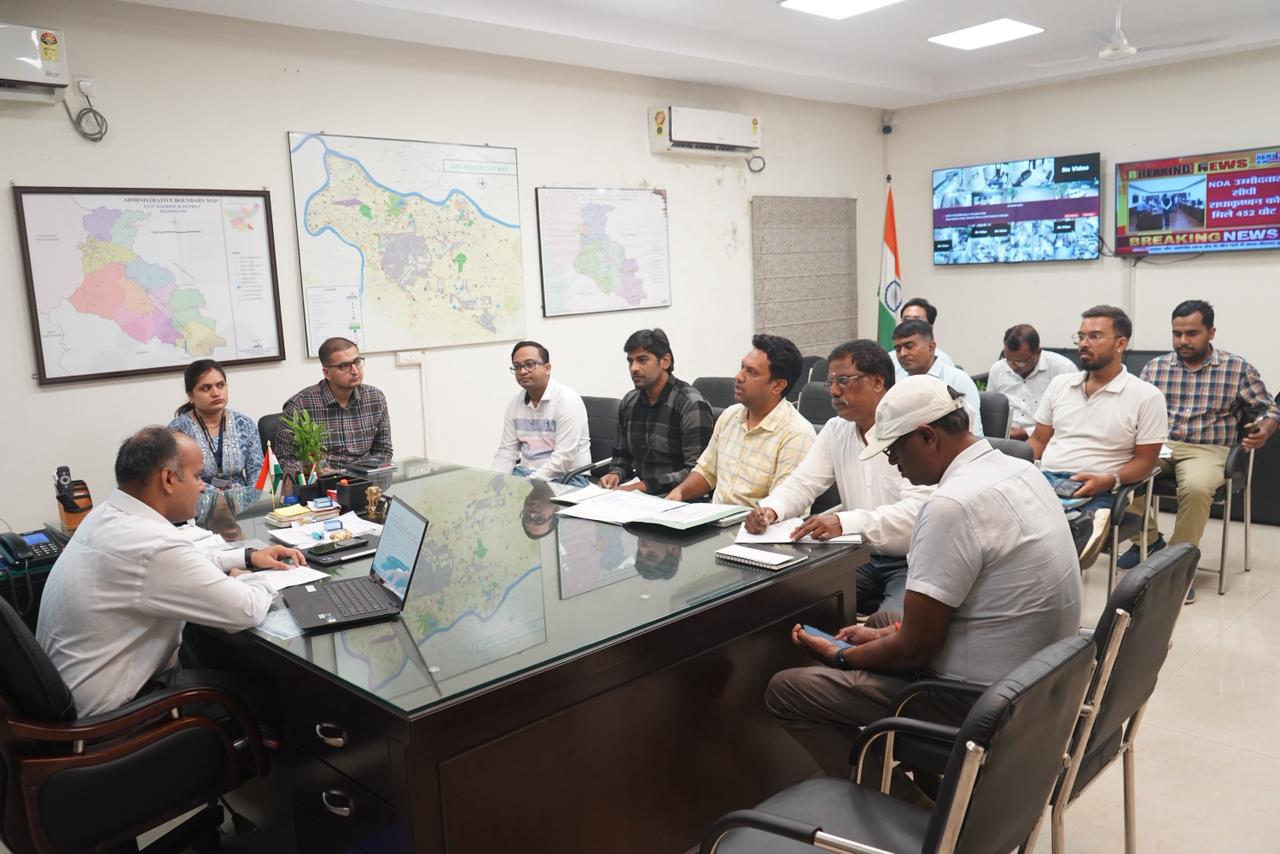 Jamshedpur: पूर्वी सिंहभूम में पीएम सूर्यघर योजना पर जोर, 1000 आवेदन का लक्ष्य