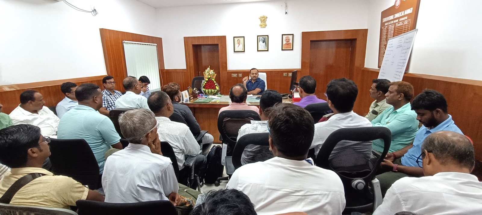 Kharagpur: खड़गपुर में पार्सल विक्रेता सम्मेलन, रेलवे आय बढ़ाने पर जोर