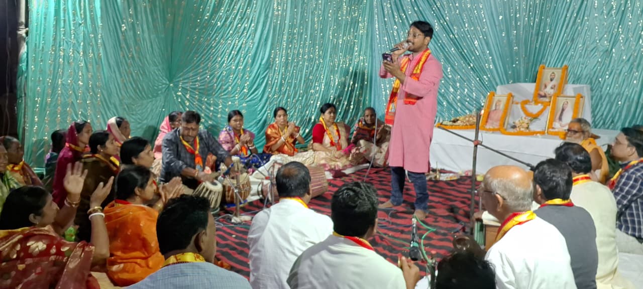 Potka: शिकागो दिवस पर स्वामी विवेकानंद को याद कर भक्ति में डूबा सत्संग