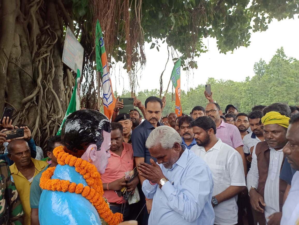 Bahragora: सबुआ हांसदा शहादत दिवस – चंपई सोरेन और सांसद महतो ने दी श्रद्धांजलि