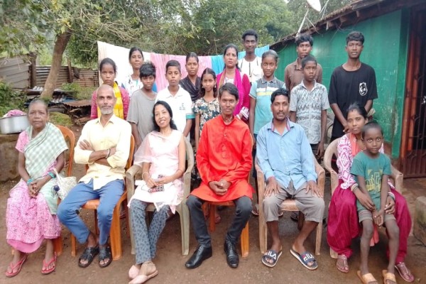 Chaibasa: वन देवी मंदिर में दुर्गा पूजा की तैयारी शुरू, 22 को होगी कलश स्थापना