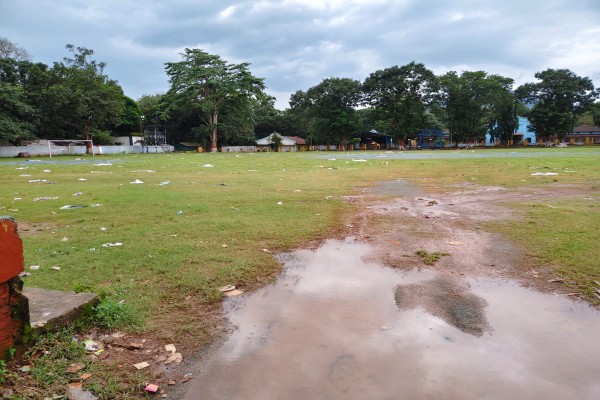 Chaibasa: गुवा का ऐतिहासिक फुटबॉल मैदान बदहाल, खेल प्रेमियों में आक्रोश