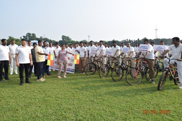 Kharagpur: खड़गपुर रेल मंडल में ‘स्वच्छोत्सव’, वॉकथॉन – साइक्लोथॉन और वृक्षारोपण से गूंजा संदेश