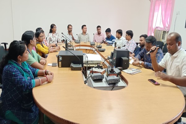 Kharagpur: खड़गपुर रेलवे मंडल में हिंदी पखवाड़ा आयोजित, निबंध लेखन और वाक प्रतियोगिता से कर्मचारियों में बढ़ा उत्साह