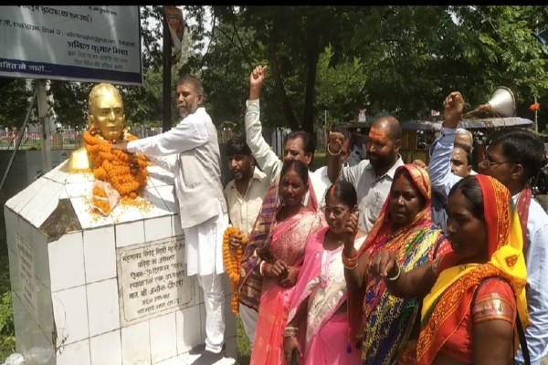 Bokaro: जयंती पर याद किए गए विनोद बिहारी महतो, JDU ने दी श्रद्धांजलि