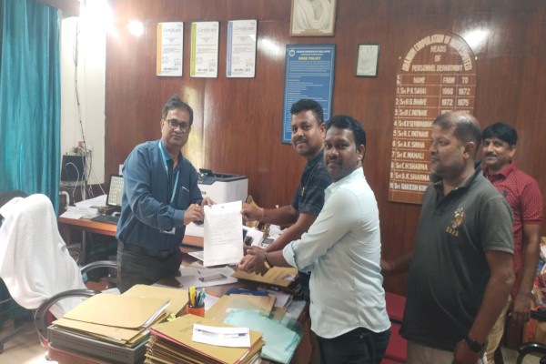 Jadugora: जादूगोड़ा UCIL ठेका मजदूरों को छह अक्टूबर तक मिलेगा छुट्टी का एरियर, ऐतिहासिक जीत