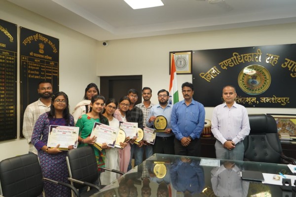 Jamshedpur: विश्व पर्यटन दिवस पर जिला स्तरीय कार्यक्रम का सफल आयोजन, विजेताओं को मिला सम्मान