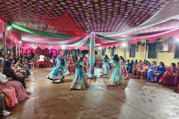 Chaibasa: विवेक नगर में डांडिया की धूम, ‘दृश्य कन्या’ ग्रुप ने जीता खिताब