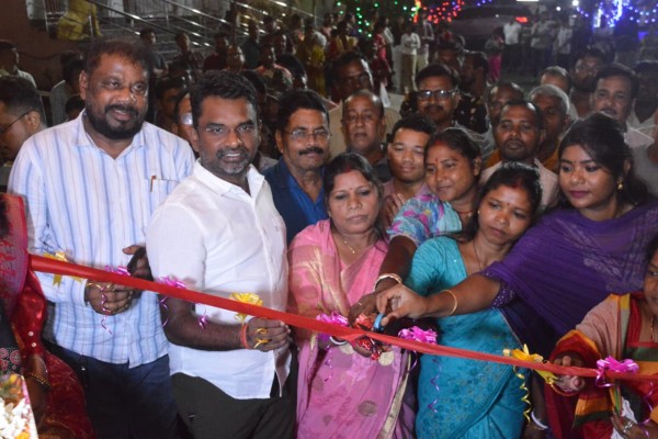 Jamshedpur: संजीव सरदार ने दर्जनों पूजा पंडालों का किया लोकार्पण, बोले – “नारी सम्मान ही मां दुर्गा का असली आदर”