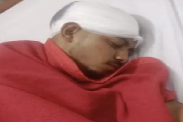 Jamshedpur: साकची कालीमाटी रोड पर दो युवकों पर धारदार हथियार से हमला, स्थिति गंभीर