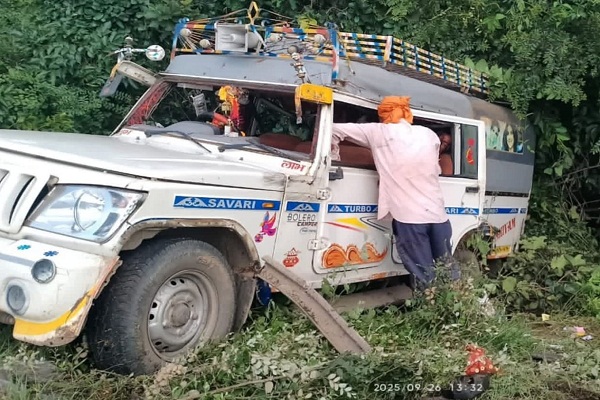 Giridih : धनबाद मुख्य मार्ग के पास भीषण सड़क हादसा, पांच लोगों की घटनास्थल पर मौत, आधा दर्जन लोग घायल