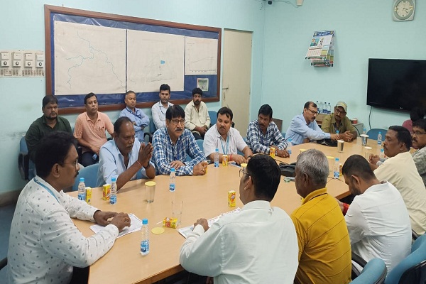 Jamshedpur/Jadugora : यूसिल प्रबंधन से मिला सेंट्रल दुर्गा पूजा समिति का प्रतिनिधिमंडल, दुर्गोत्सव व प्रतिमा विसर्जन में सहयोग की अपील