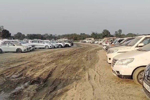 Jamshedpur: छठ महापर्व को लेकर प्रशासन अलर्ट, इन 20 घाटों पर रहेगी विशेष पार्किंग व्यवस्था