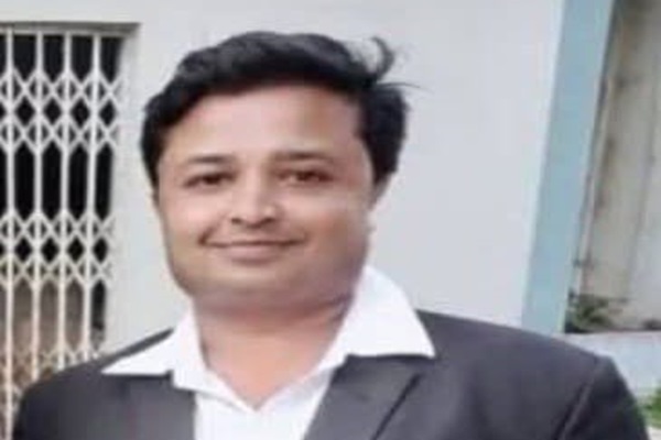 Jamshedpur : अधिवक्ता संदीप कुमार साहू का लंबी बीमारी के बाद निधन, स्वर्णरेखा घाट पर हुआ अंतिम संस्कार