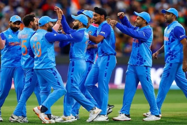 Perth : ऑस्ट्रेलिया ने पहले वनडे में भारत को 7 विकेट से हराया, रोहित-कोहली फ्लॉप, मार्श ने दिलाई जीत