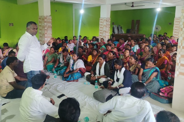 Ghatsila : उपचुनाव को लेकर जेएमएम में चुनावी तेवर तेज, धालभूमगढ़ में महिला मोर्चा सक्रिय