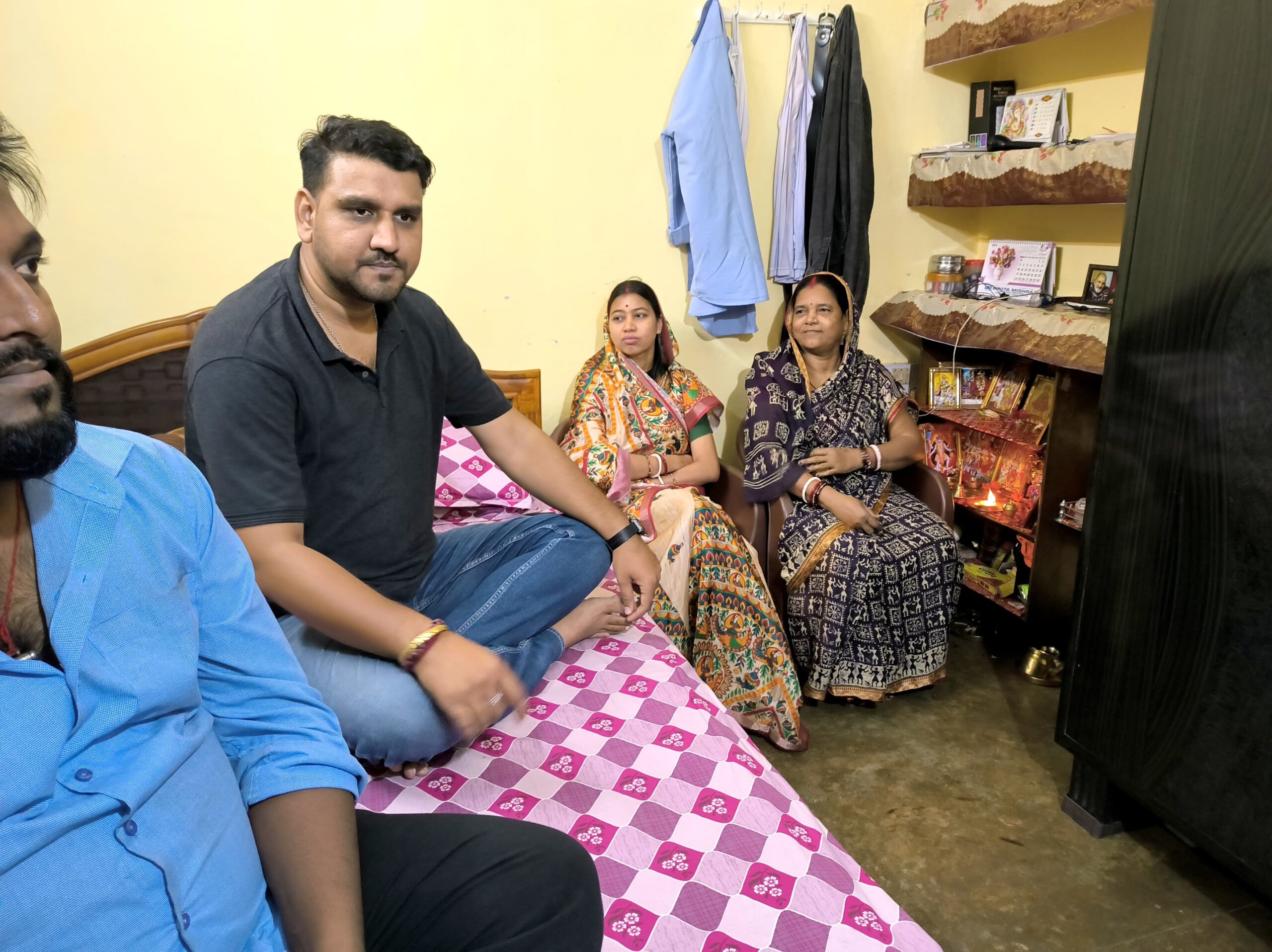 Jamshedpur : भाजपा जिला मीडिया प्रभारी प्रेम झा के घर को चोरों ने बनाया निशाना, नकदी और मोबाइल फोन पर किया हाथ साफ 