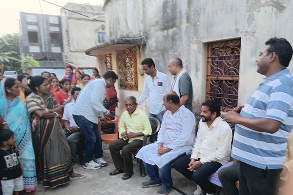 Ghatsila : मउभंडार में बंगभाषी समाज की बैठक, स्व. रामदास सोरेन के अधूरे सपनों को पूरा करने का लिया संकल्प