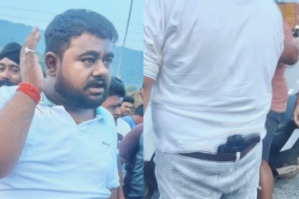 Jamshedpur : चुनावी आचार संहिता के बीच हथियारबंद युवक गिरफ्तार, ग्रामीणों ने दिखाई बहादुरी