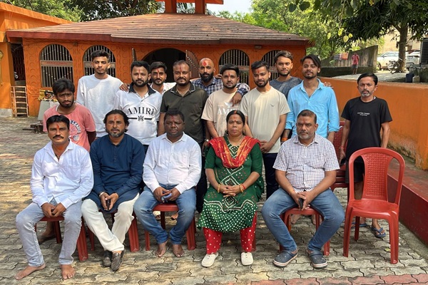 Adityapur : काली पूजा पंडाल निर्माण का भूमि पूजन संपन्न, बाबू लाल सोरेन रहे यजमान