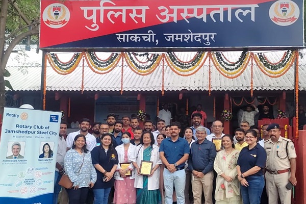 Jamshedpur : रोटरी क्लब और पुलिस के सहयोग से पुलिस अस्पताल में स्वास्थ्य जांच शिविर