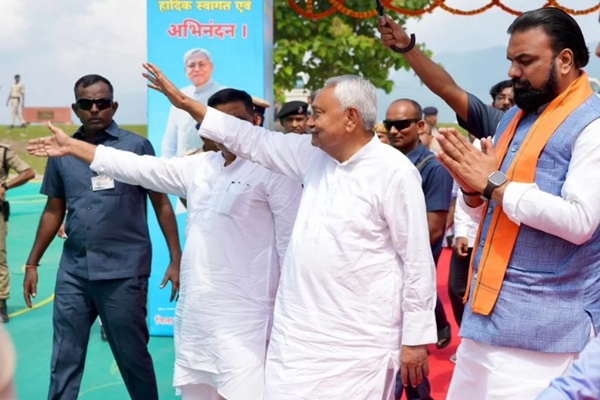 Patna : बिहार में सियासी भूचाल: सीएम पद के दावेदार रहे राजेंद्र सिंह और मनीष वर्मा का टिकट कटा, राजनीति में बढ़ी हलचल