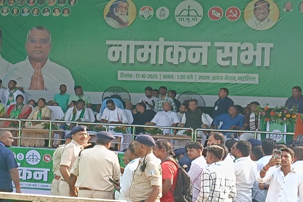 Ghatsila : सोमेश सोरेन की नामांकन सभा में जमकर गरजे मुख्यमंत्री हेमंत सोरेन